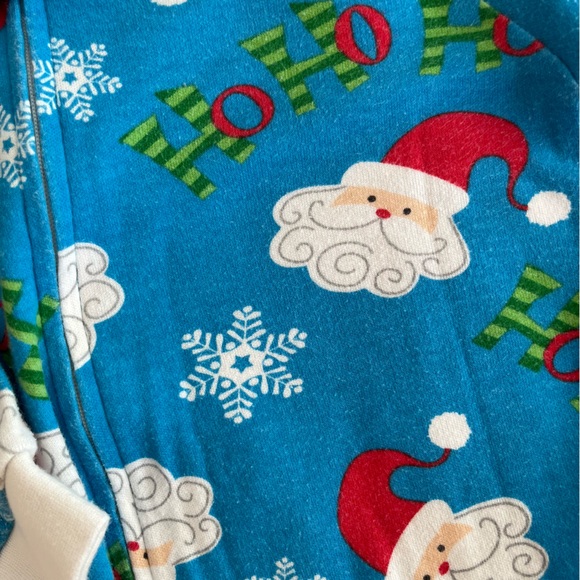 Set of 3 Christmas PJs Unisex size 12-18 footies Santa - Picture 7 of 7